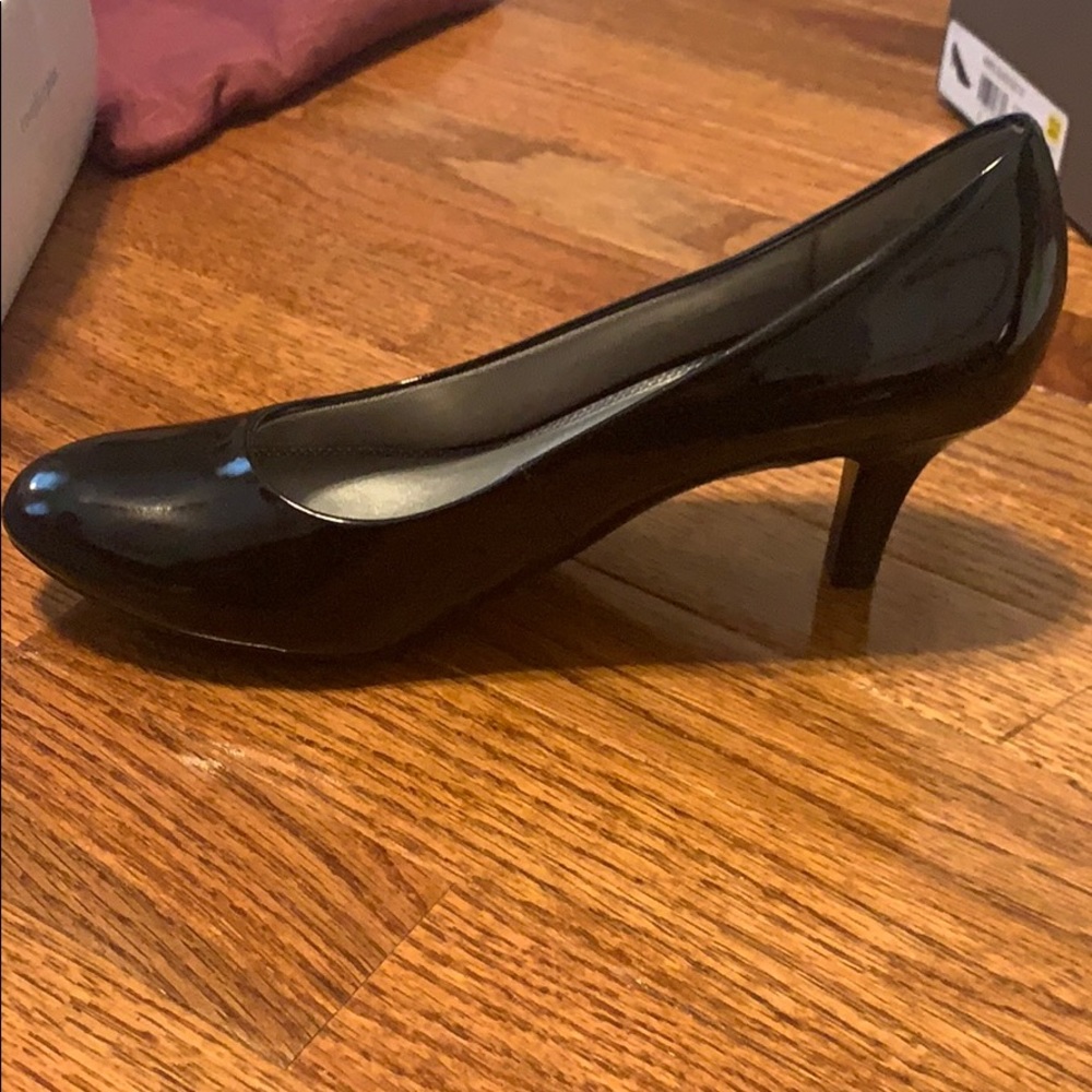 High Heels - Picture 3 of 3
